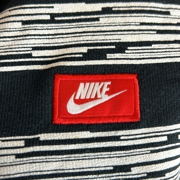 Vintage Y2K Nike Men’s Static Striped Sweatshirt Pullover Crewneck Black… - Picture 2 of 8